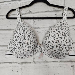 Cacique Womens 40DD Lightly Lined T Shirt Bra Leopard Print Wired White
